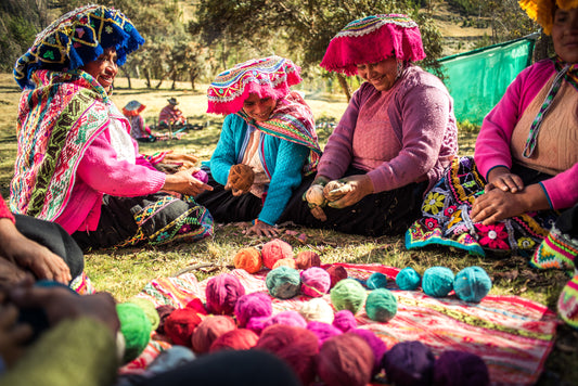 Por todas las mujeres detrás de estas manos…